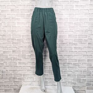 an ONLY CHILD Women's High Rise Ryan Pants in Green patch pockets size Small